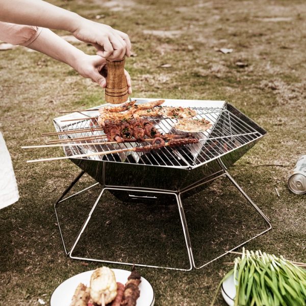 Hex design foldable grills outdoor grill